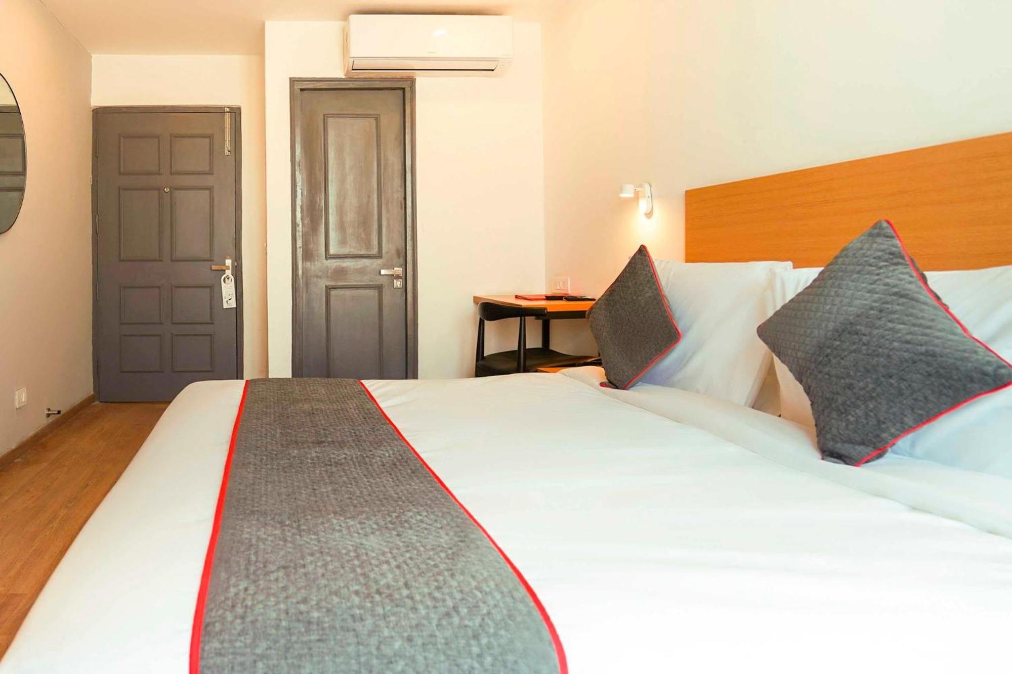 Townhouse O Hotel Aditya Residency Near Parthala Over Bridge Sector 121 Noida Indirapuram Zewnętrze zdjęcie