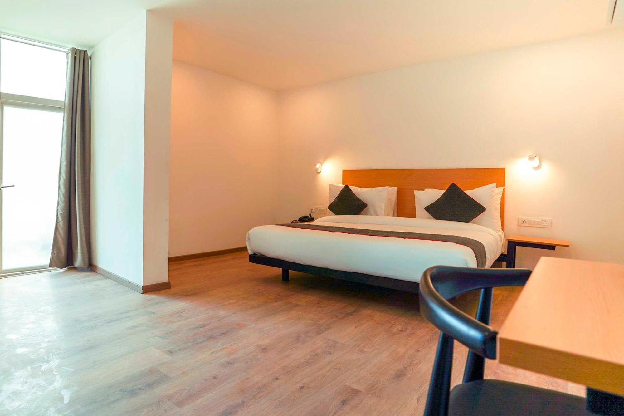 Townhouse O Hotel Aditya Residency Near Parthala Over Bridge Sector 121 Noida Indirapuram Zewnętrze zdjęcie