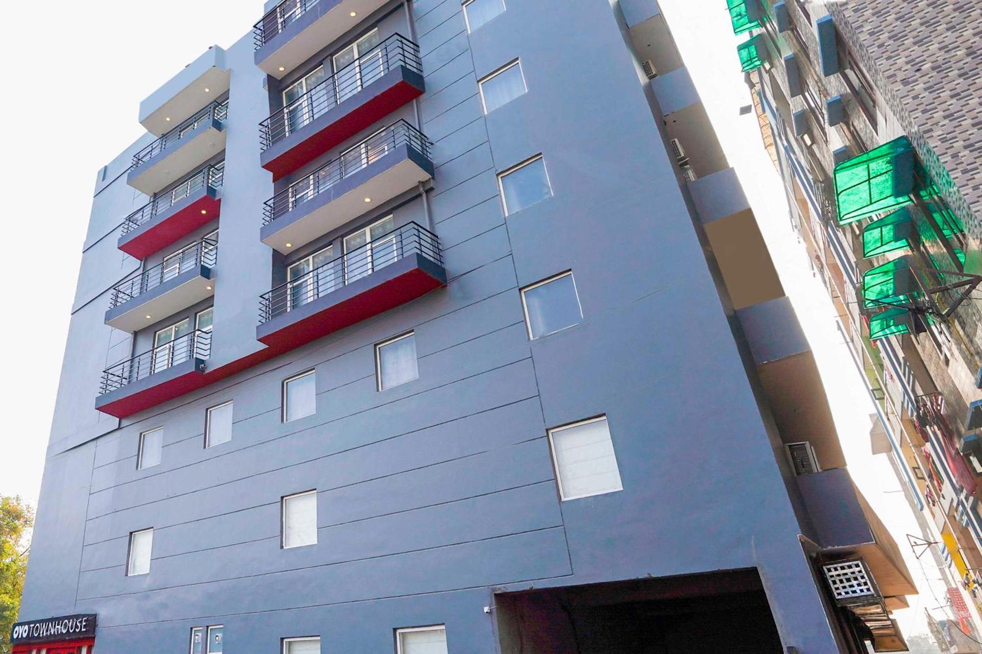 Townhouse O Hotel Aditya Residency Near Parthala Over Bridge Sector 121 Noida Indirapuram Zewnętrze zdjęcie