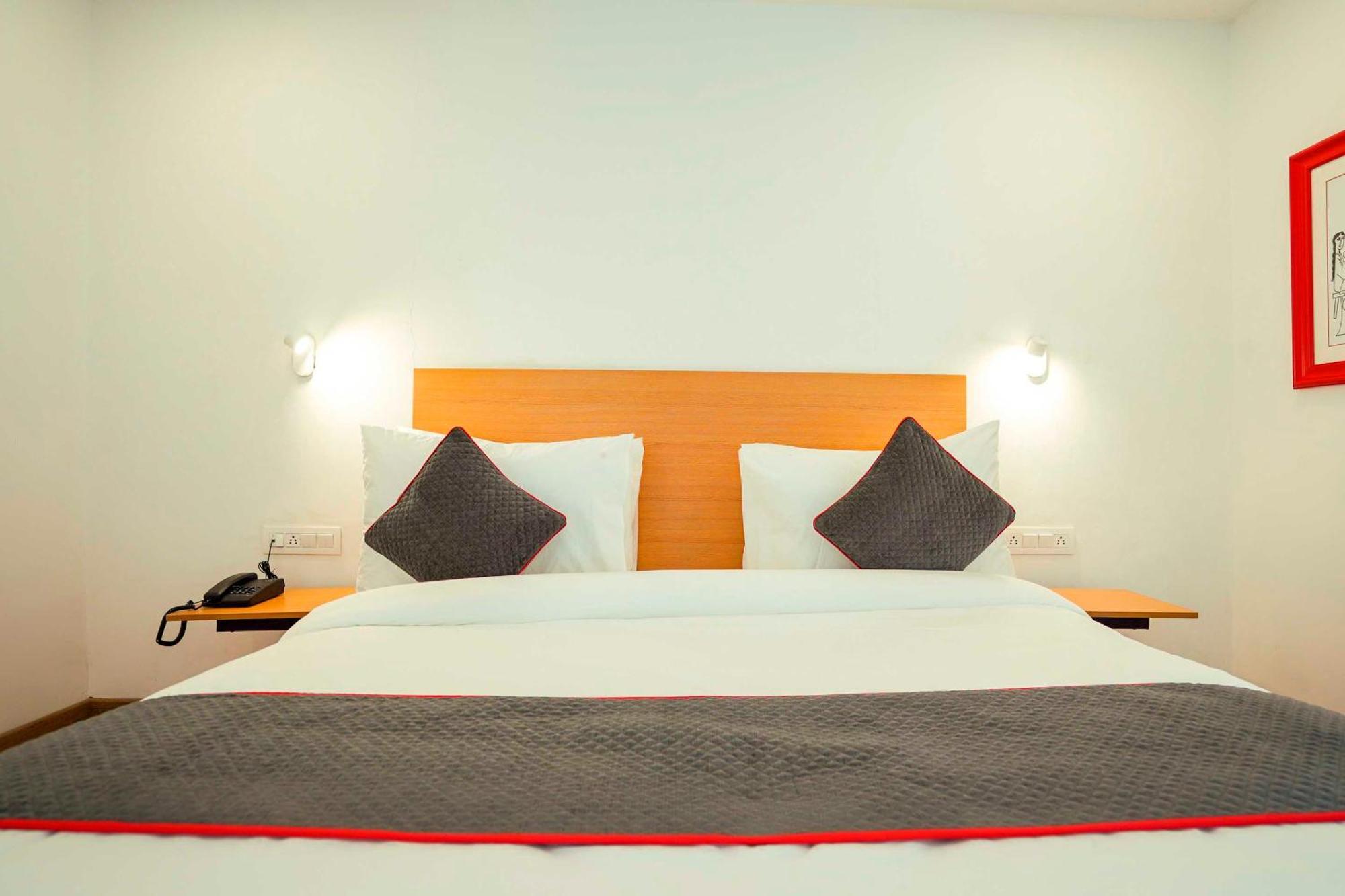 Townhouse O Hotel Aditya Residency Near Parthala Over Bridge Sector 121 Noida Indirapuram Zewnętrze zdjęcie